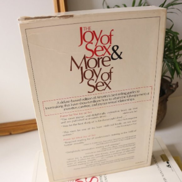 1970s Sex Book BOX SET - 2 Books - 1972 The Joy of Sex, 1974 More Joy of Sex - Picture 3 of 8